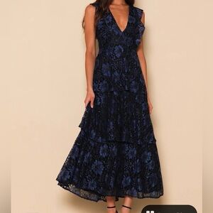 Lulu’s Navy & Black Floral Lace Gown